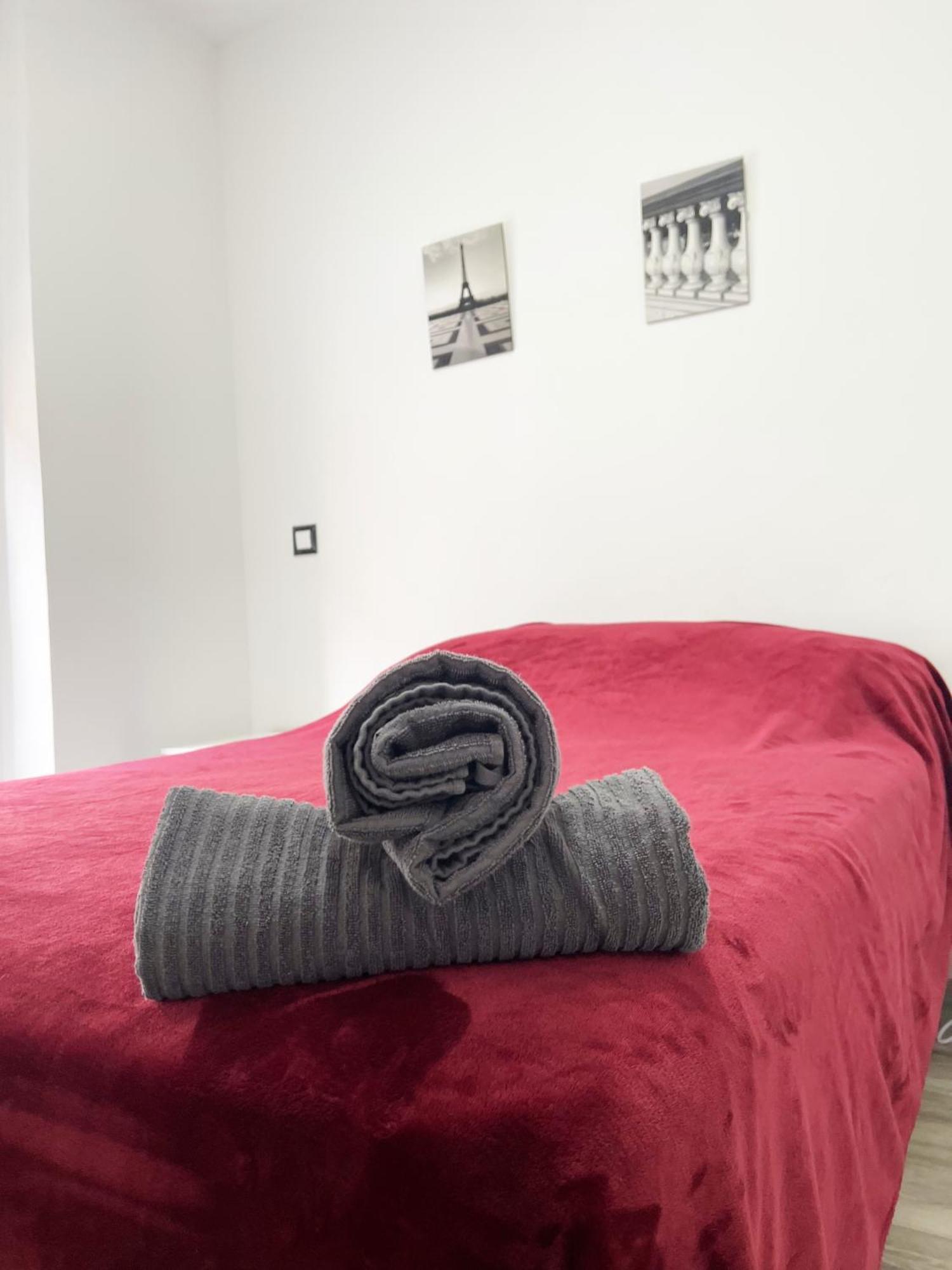 Relax Apartaments 1Min Metro Madrid Luaran gambar
